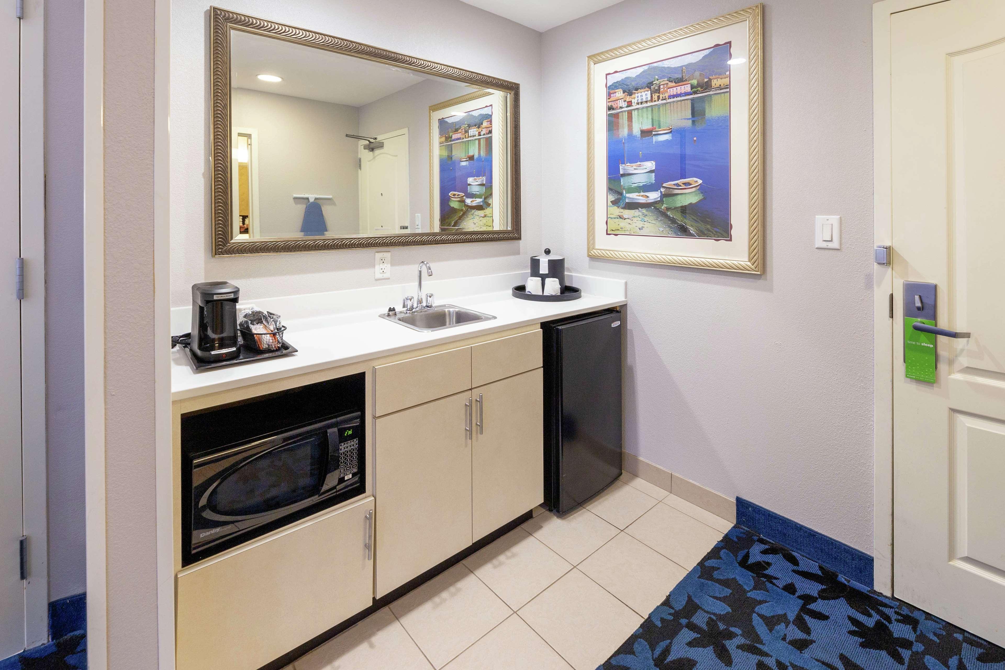 Hampton Inn & Suites Jacksonville Deerwood Park Exterior photo