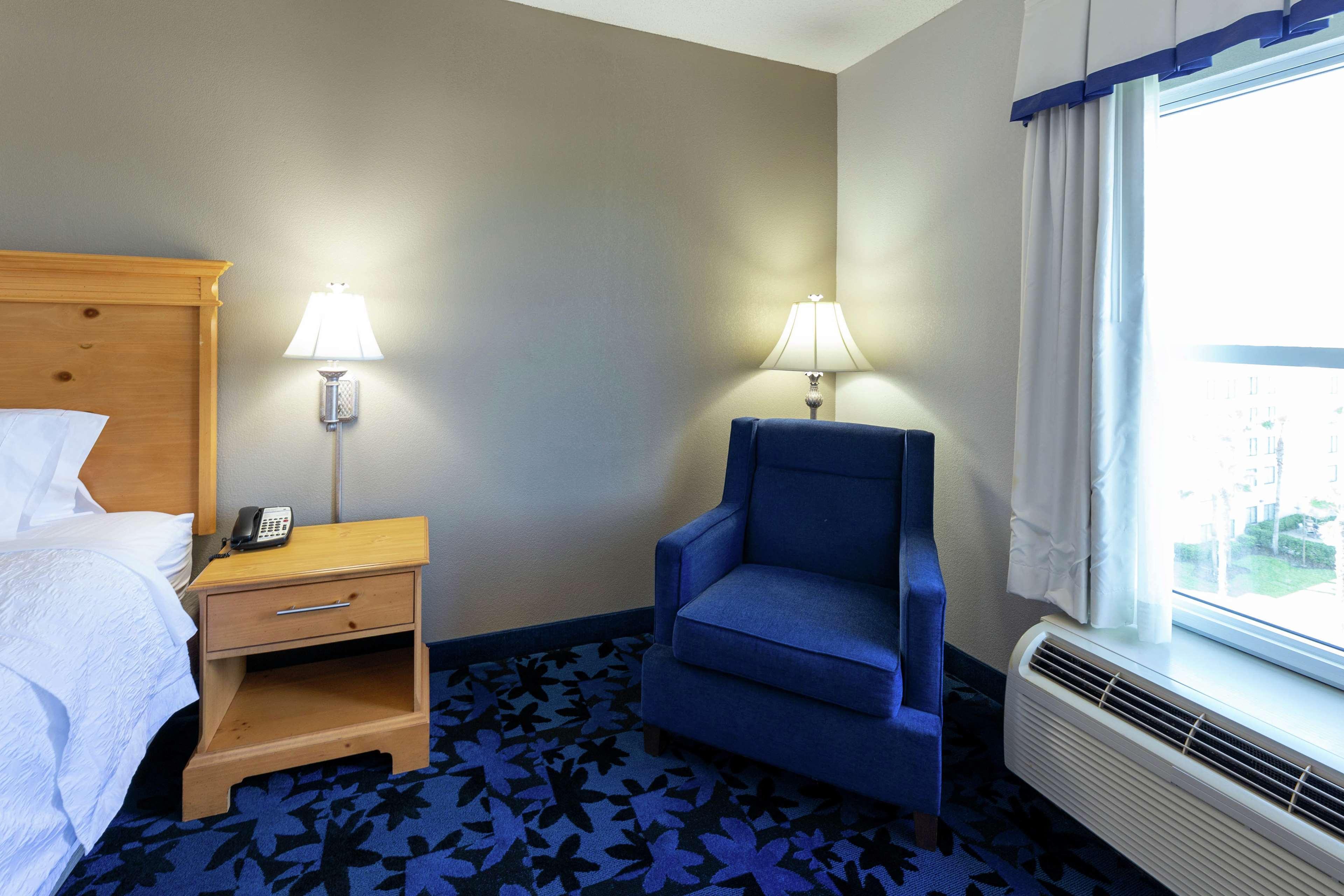 Hampton Inn & Suites Jacksonville Deerwood Park Exterior photo